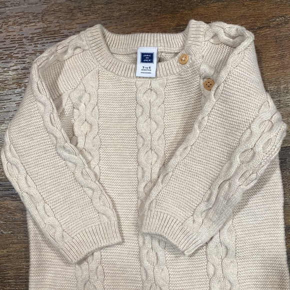 GAP cable knit sweater one piece - Picture 2 of 4